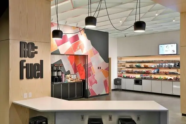 Aloft Anchorage, a Marriott Hotel - Yerinde Yemek