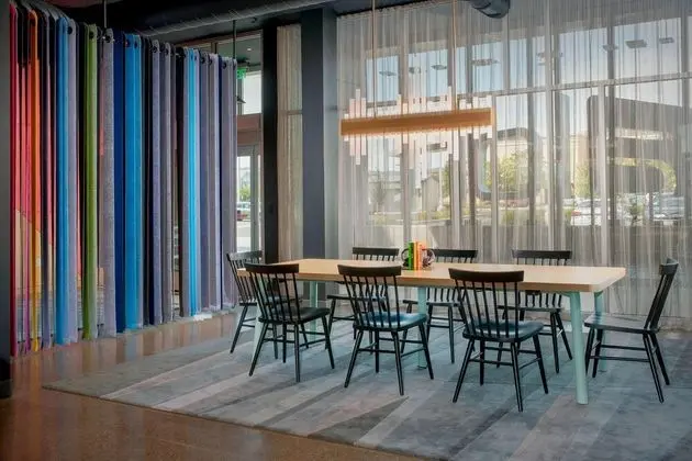 Aloft Chicago Schaumburg, a Marriott Hotel - Yerinde Yemek