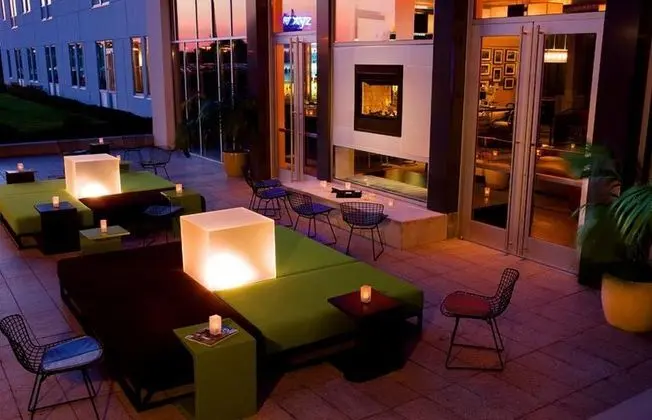 Aloft Houston Downtown