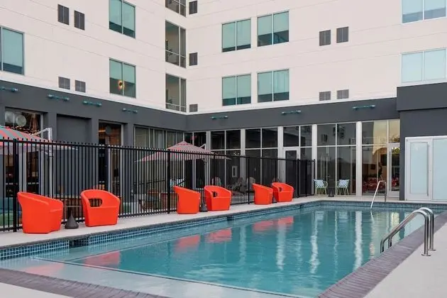Aloft Houston Shenandoah, a Marriott Hotel - Havuz