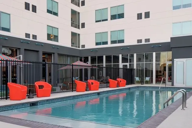 Aloft Houston Shenandoah, a Marriott Hotel - Havuz