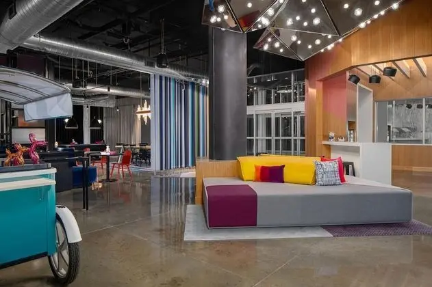 Aloft Houston Shenandoah, a Marriott Hotel - Lobi