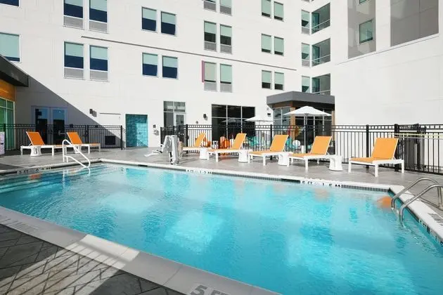 Aloft by Marriott Dallas Euless - Havuz