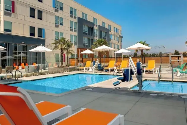 Aloft by Marriott Dublin-Pleasanton - Havuz