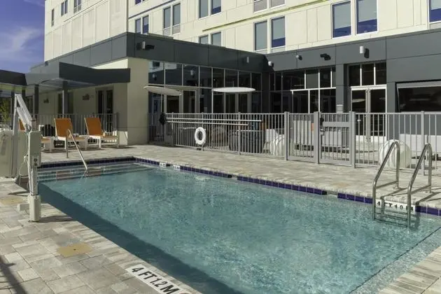 Aloft by Marriott Gainesville University Area - Havuz