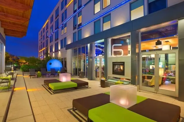Aloft by Marriott Portland Airport at Cascade Station