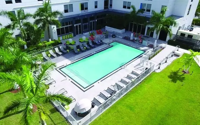 Aloft Miami Doral, a Marriott Hotel - Havuz