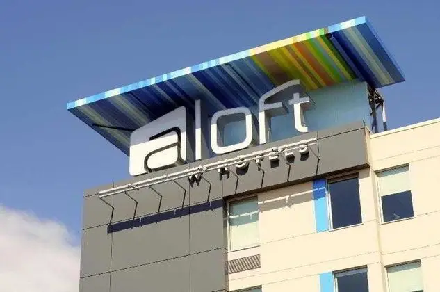 Aloft Montreal Airport Hotel