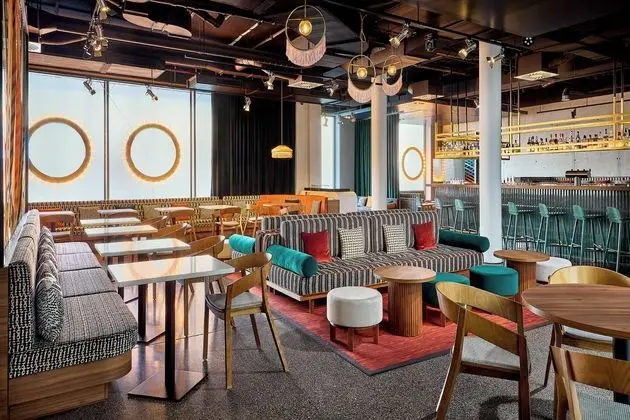 Aloft Munich - Lobi