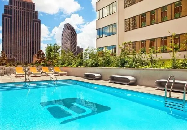 Aloft New Orleans Downtown - Havuz