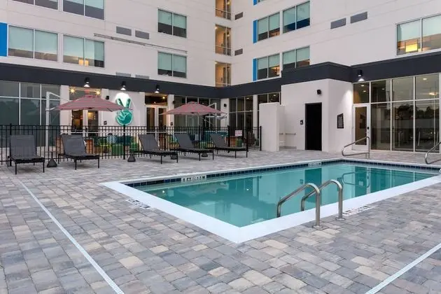Aloft Savannah Airport, a Marriott Hotel - Havuz