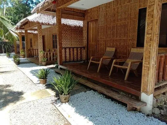 Alona Pawikan Resort