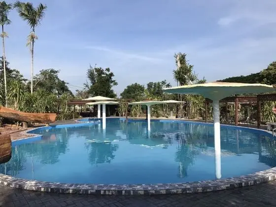 Alongkorn Farm and Resort - Havuz