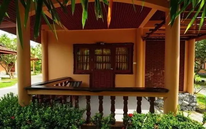 Alongkot Beach Resort - Manzara / Peyzaj