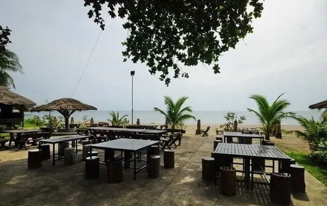 Alongkot Beach Resort - Yeme / İçme