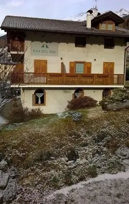 Alpen Hotel Rabbi - Dış Mekan
