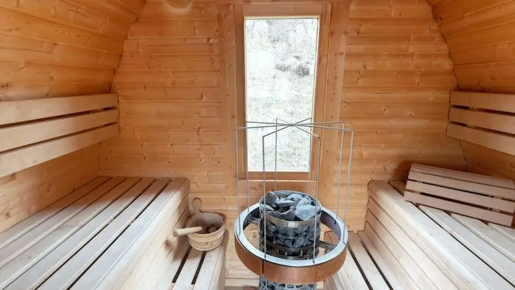 Alpen Select Lodge for 16-24 People - Havuz
