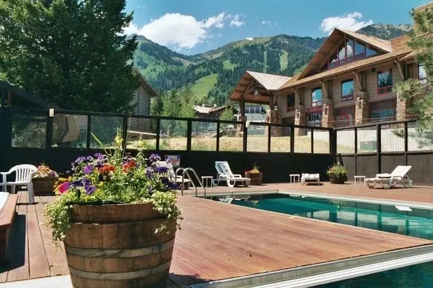 The Alpenhof Lodge