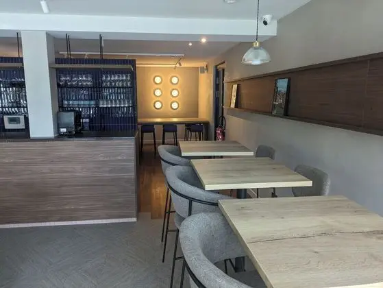 Alpha Hotel - Lobi