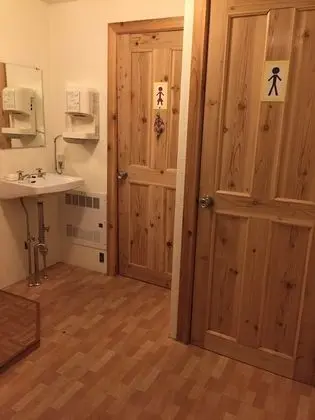 Alpine Lodge - Hostel - Banyo Tipleri