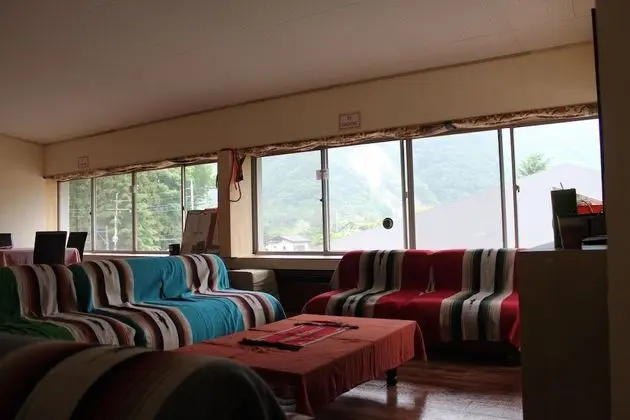 Alpine Lodge - Hostel - İç Mekan