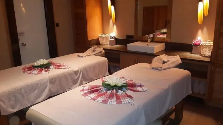 Alrazi Hotel - Spa