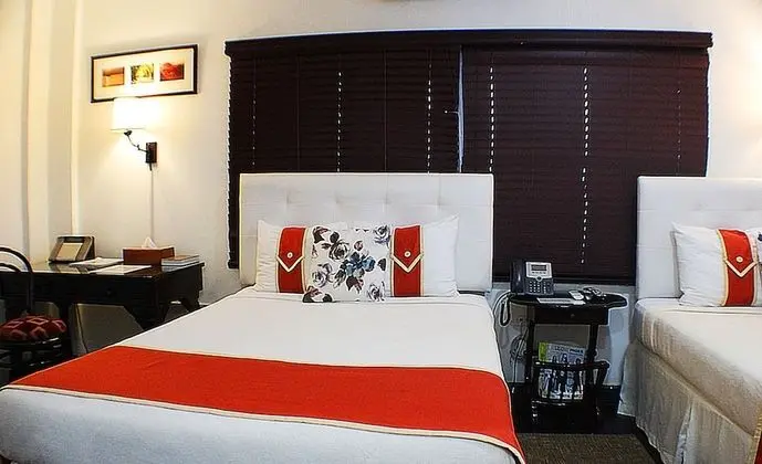 Altamont West Hotel - Oda