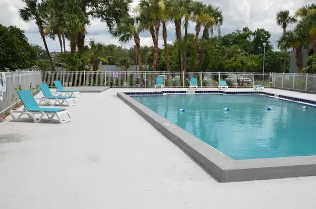 Altamonte Springs Hotel and Suites - Havuz