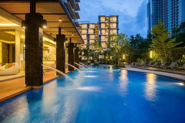 Altera Hotel and Residence - Havuz