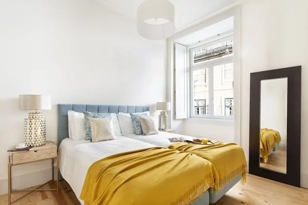 ALTIDO 2BR Pastel dreams Apt by the Santa Justa Lift, in Baixa