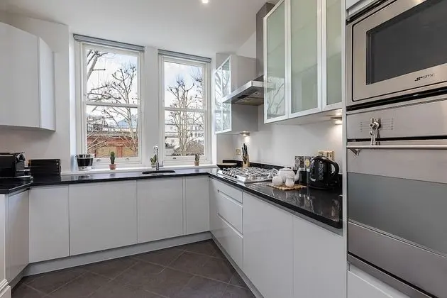 ALTIDO Astonishing 2 Bedroom near Mayfair & Piccadilly Circus - Mutfak