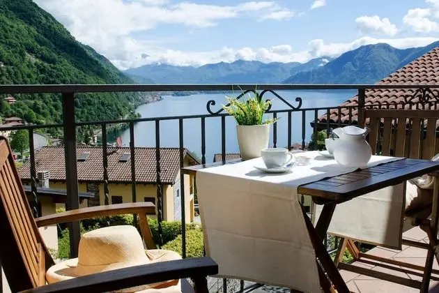 Altido Attic on the Lake