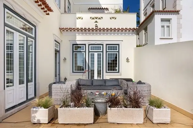 ALTIDO Beach Chic 3BR w/BBQ & 2 Terraces in Estoril