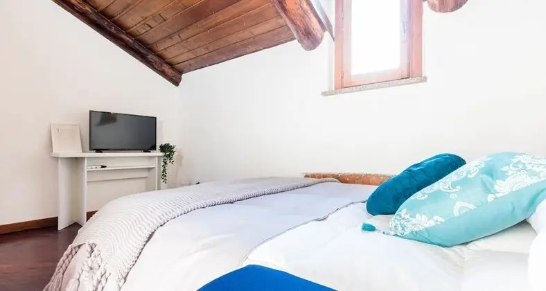 Altido Big Wooden Apartment for 6 near Milano Center - Oda