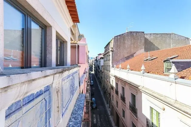 ALTIDO Bold & classy 2BR home w/balcony in Baixa, moments from shopping streets - Dış Mekan