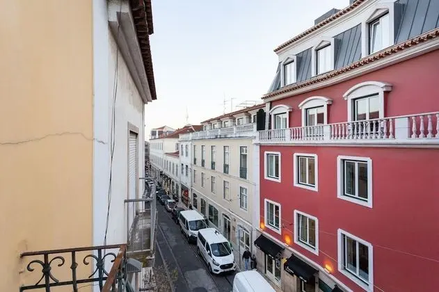 ALTIDO Bold & colourful 1-bed flat at the heart of Chiado, nearby Carmo Convent