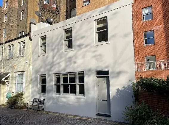 Altido Charming 2-Bed House In Kensington