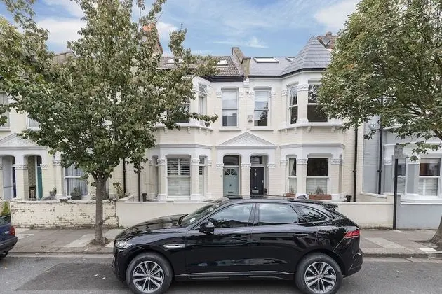 ALTIDO Charming 3 bed house with a rooftop terrace