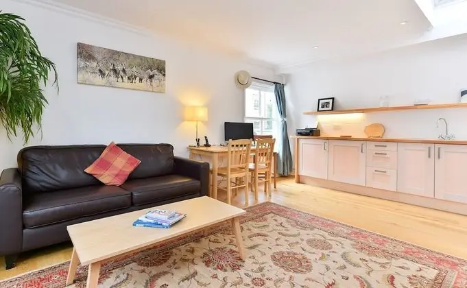 ALTIDO Charming Flat Near Earl's Court Station, 4 Guests - İç Mekan