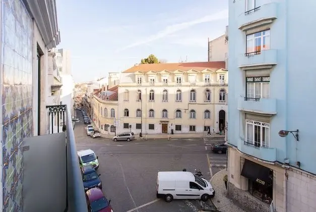 ALTIDO Chic 1-bed flat, moments to Rato subway