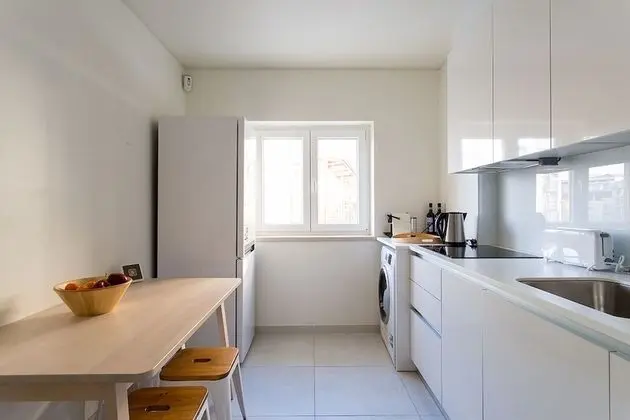 ALTIDO Chic 1-bed flat, moments to Rato subway - Mutfak