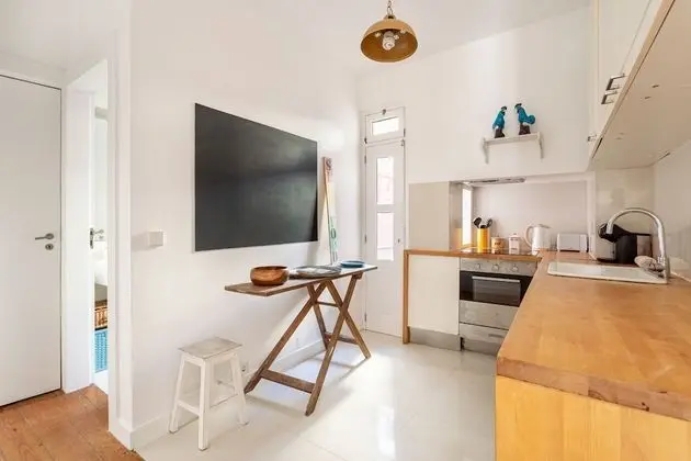 ALTIDO Chic 2BR Apt in Bairro Alto, 2mins to São Pedro de Alcântara viewpoint - Mutfak