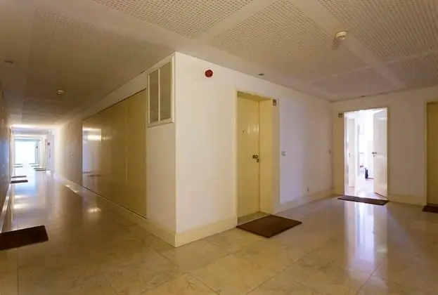 ALTIDO Color-block studio w/workspace &free parking at the heart of Santa Catarina - Lobi