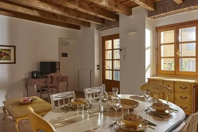 Altido Como Provencal House