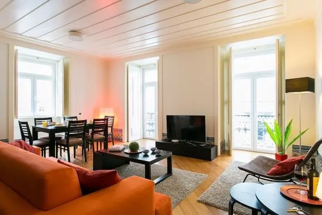 ALTIDO Elegant 2BR Apt w/workspace nearby Baixa-Chiado subway