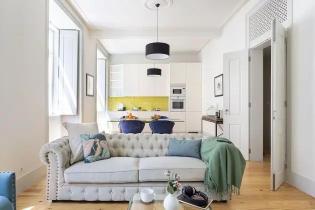 ALTIDO Energetic 2BR Apt w/workspace, by the Santa Justa Lift, in Baixa