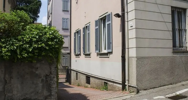 Altido Flower House in Como