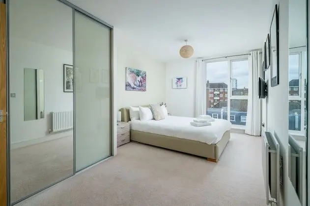 Altido Gorgeous 2-Bed Flat W/ Desk In Wandsworth