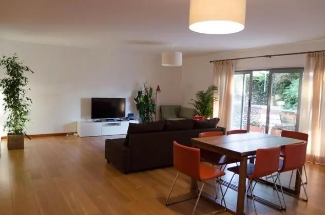 ALTIDO Graca Luminous 2-BR Apartment w/Terrace - Oda Düzeni