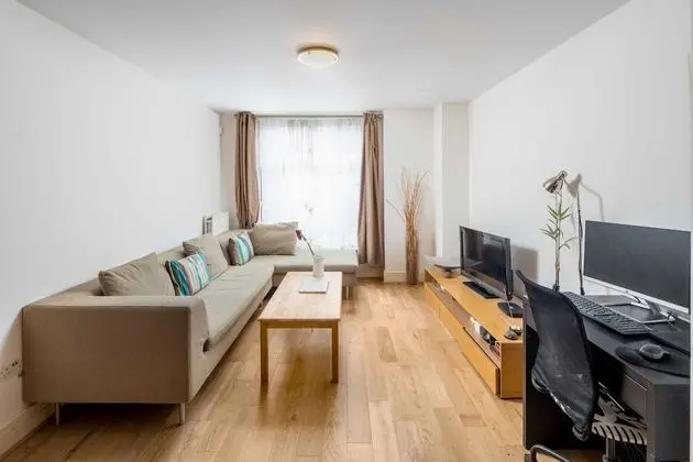 ALTIDO Homely 1-bed Flat in Queensway, West London